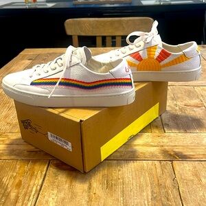 Soludos NEVER WORN Rainbow Wave Sneaker.  Women’s 8.5.